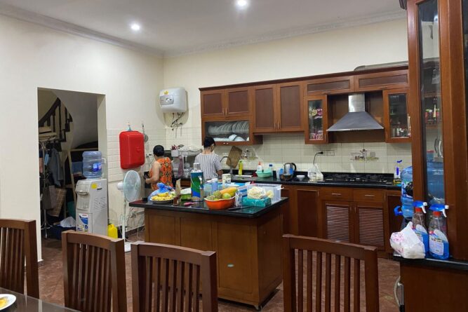 ban biet thu 198m2 mat duong doi ciputra 8