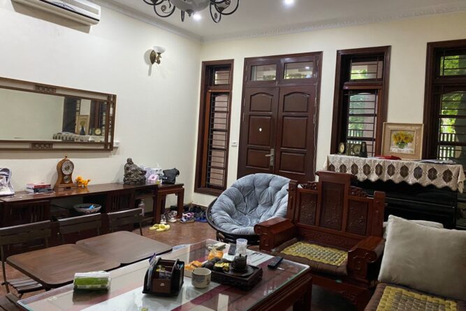 ban biet thu 198m2 mat duong doi ciputra 9