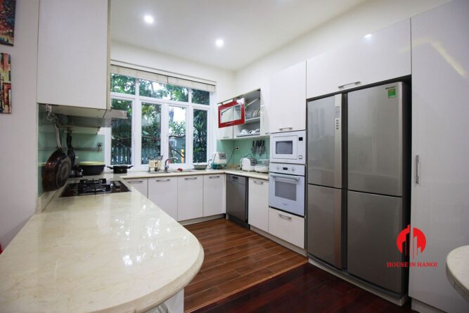 ban biet thu lo goc khu c ciputra 12