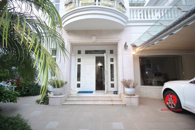 Bán căn góc to khu C Ciputra 306m2 sân vườn đẹp