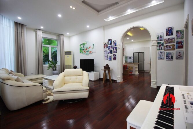 ban biet thu lo goc khu c ciputra 4