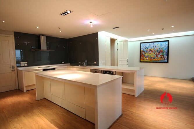 cho thue penthouse ciputra 12