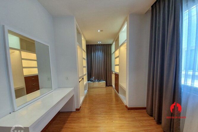 rental in vinhomes riverside hoa sua villa 10