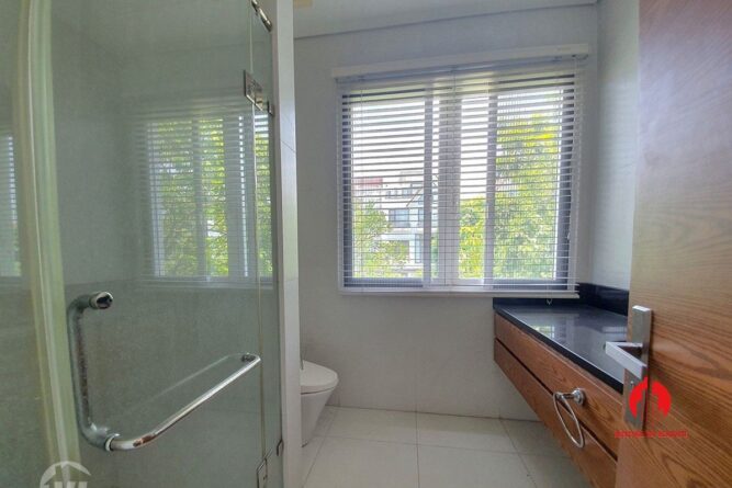 rental in vinhomes riverside hoa sua villa 16