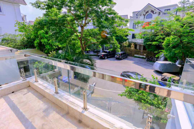 thue biet thu be boi vinhomes riverside 13