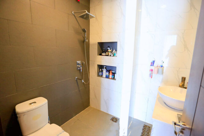 thue biet thu be boi vinhomes riverside 18