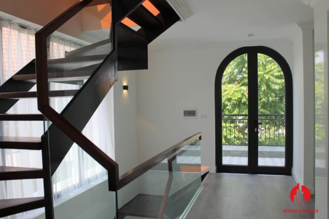 thue biet thu hoa phuong vinhomes riverside long bien 11