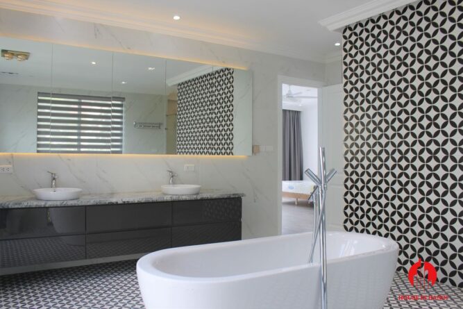 thue biet thu hoa phuong vinhomes riverside long bien 2