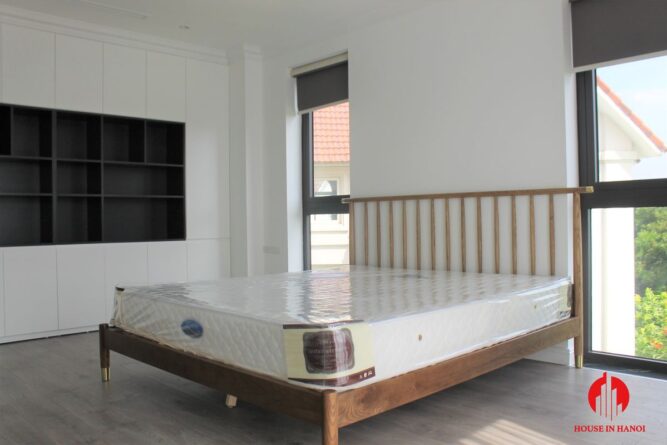 thue biet thu hoa phuong vinhomes riverside long bien 24