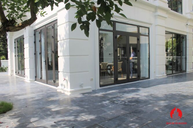 thue biet thu hoa phuong vinhomes riverside long bien 26