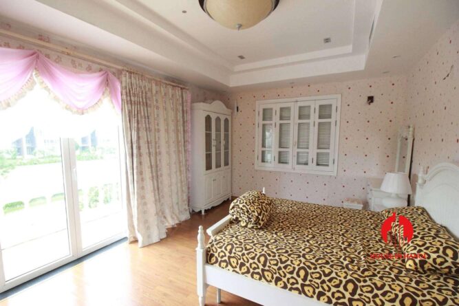 thue biet thu phong cach chau au ciputra 17