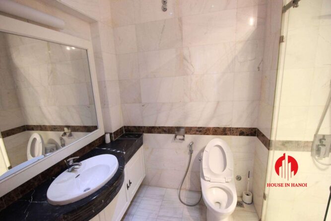 thue biet thu phong cach chau au ciputra 18