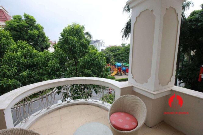 thue biet thu phong cach chau au ciputra 19