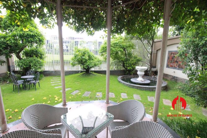 thue biet thu phong cach chau au ciputra 2