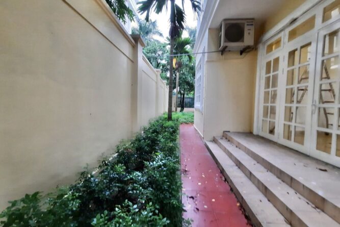 bán biệt thự góc khu c ciputra 30