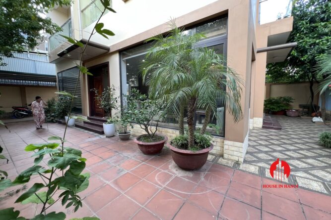 cho thuê biệt thụ đẹp vườn đào tây hồ 14