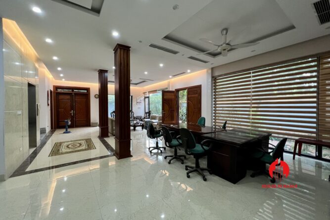 cho thuê biệt thụ đẹp vườn đào tây hồ 5