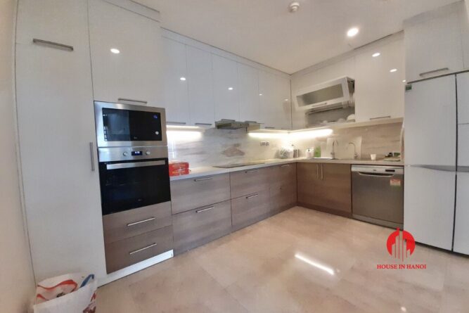 cho thuê căn hộ 267m2 ciputra view bể bơi 12