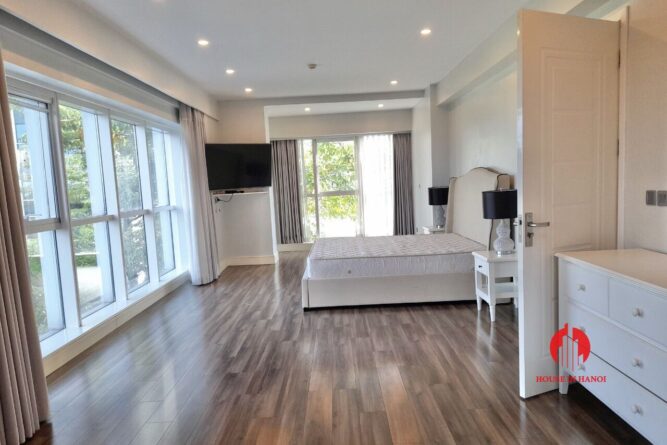 cho thuê căn hộ 267m2 ciputra view bể bơi 20