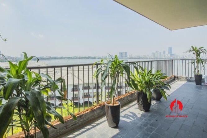 cho thuê căn hộ 4 ngủ view hồ từ hoa tây hồ 13
