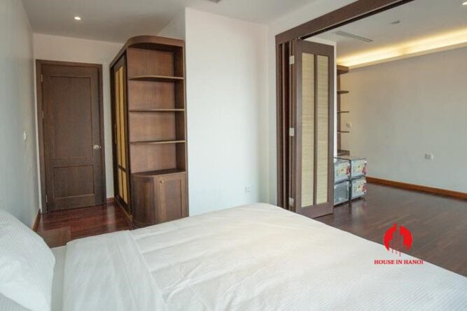 cho thuê căn hộ 4 ngủ view hồ từ hoa tây hồ 19