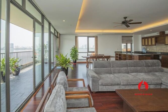 cho thuê căn hộ 4 ngủ view hồ từ hoa tây hồ 4
