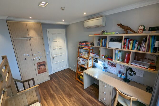 953057470f54c30a9a4556