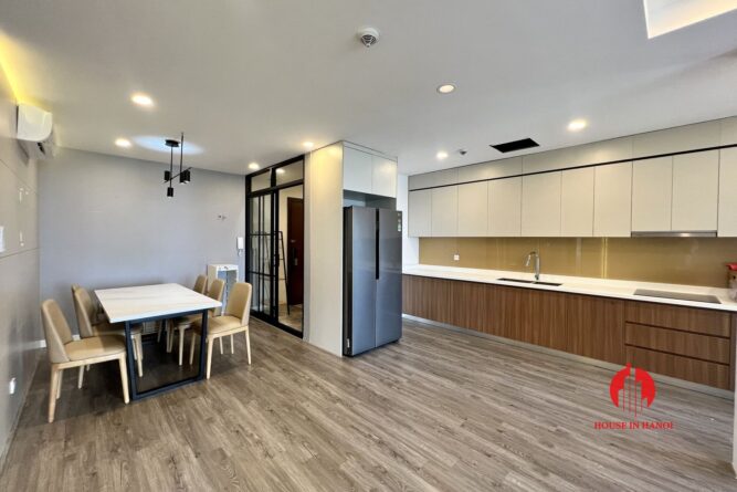 cho thue can ho 3 phong ngu view ho tay kosmo 8