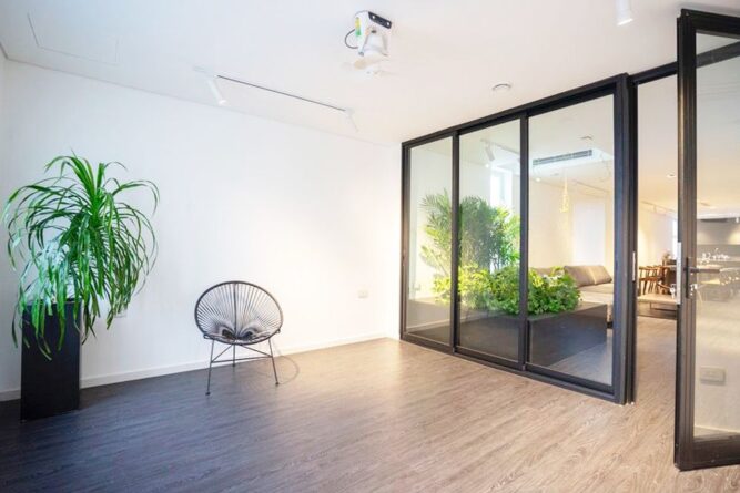 Cho thuê căn hộ 4 ngủ tại Âu Cơ sang trọng và rộng rãi (15)