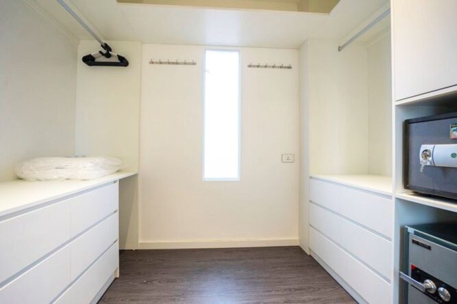 Cho thuê căn hộ 4 ngủ tại Âu Cơ sang trọng và rộng rãi (17)