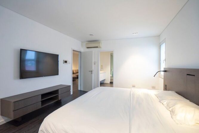 Cho thuê căn hộ 4 ngủ tại Âu Cơ sang trọng và rộng rãi (28)