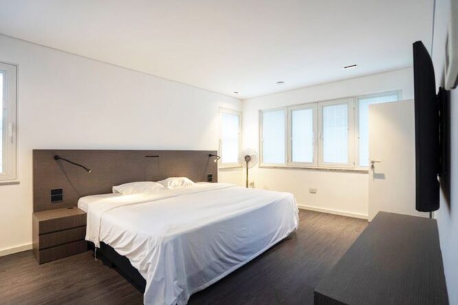 Cho thuê căn hộ 4 ngủ tại Âu Cơ sang trọng và rộng rãi (29)