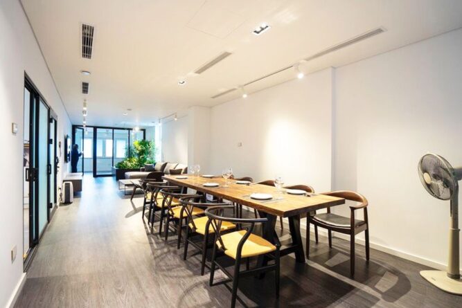 Cho thuê căn hộ 4 ngủ tại Âu Cơ sang trọng và rộng rãi (7)