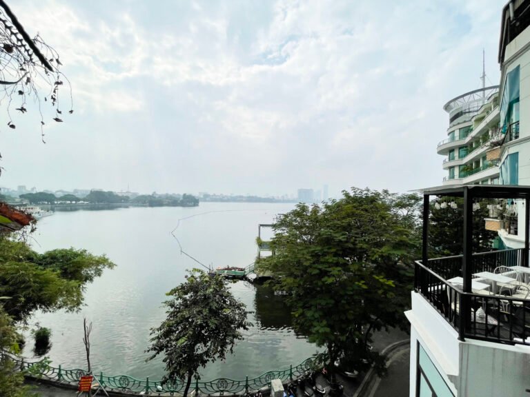 Bán nhà Yên Hoa, quận Tây Hồ siêu thoáng view hồ