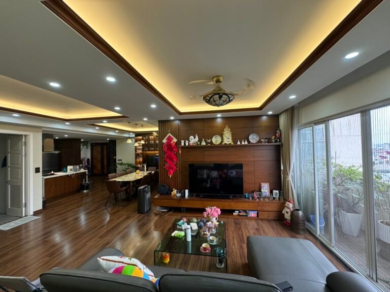 Bán căn hộ 4 ngủ toà E5 Khu đô thị Ciputra