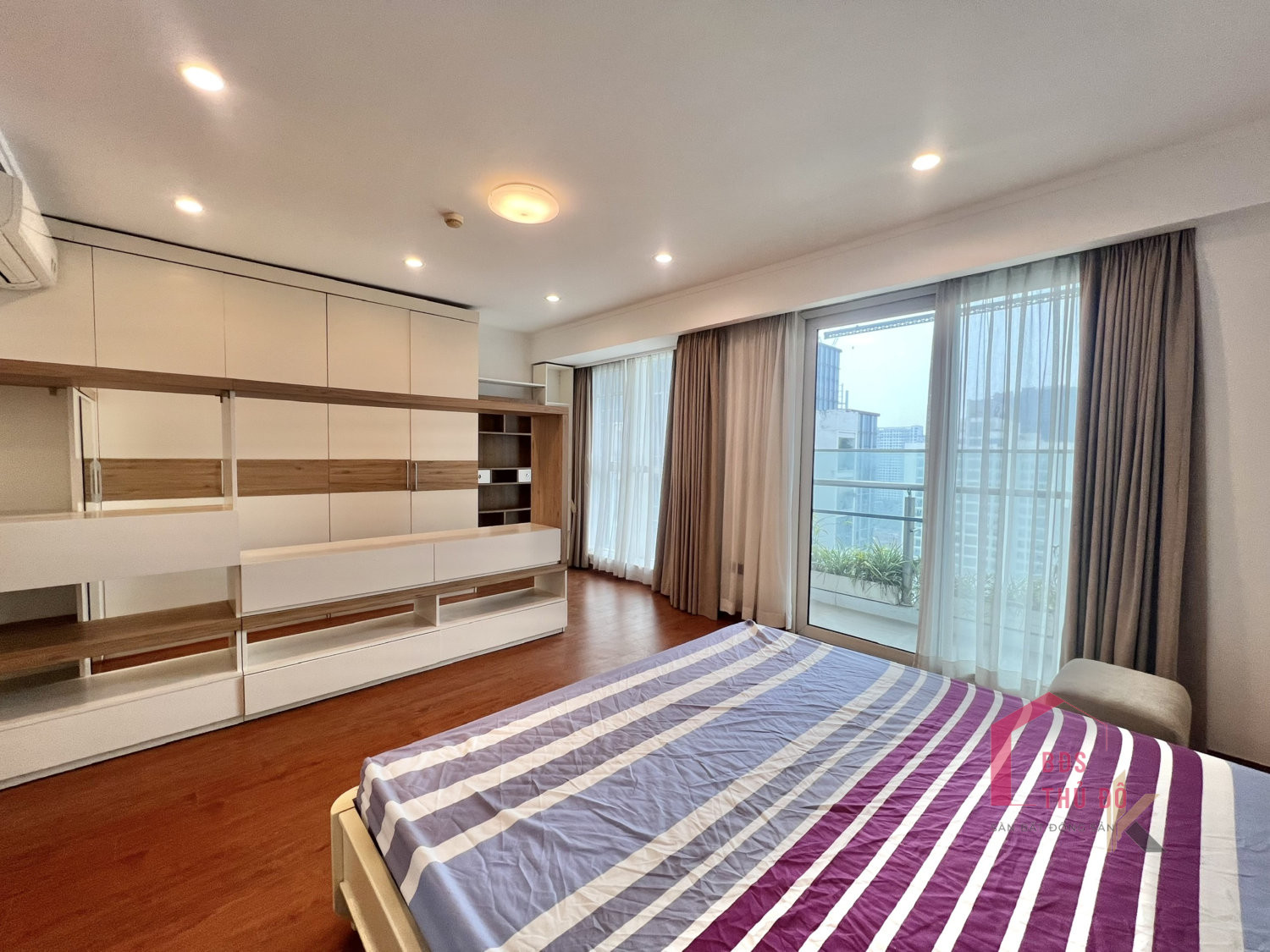 bán căn hộ view sân golf ciputra 154m2 góc (5) bán căn hộ view sân golf ciputra 154m2 góc (5)
