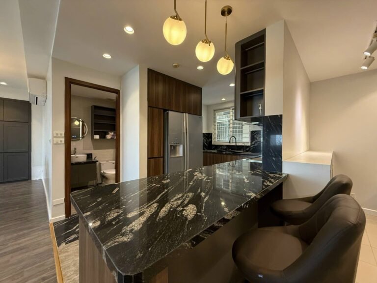 Cho thuê căn hộ 3PN E1 Ciputra 153m² -Nội thất sang trọng