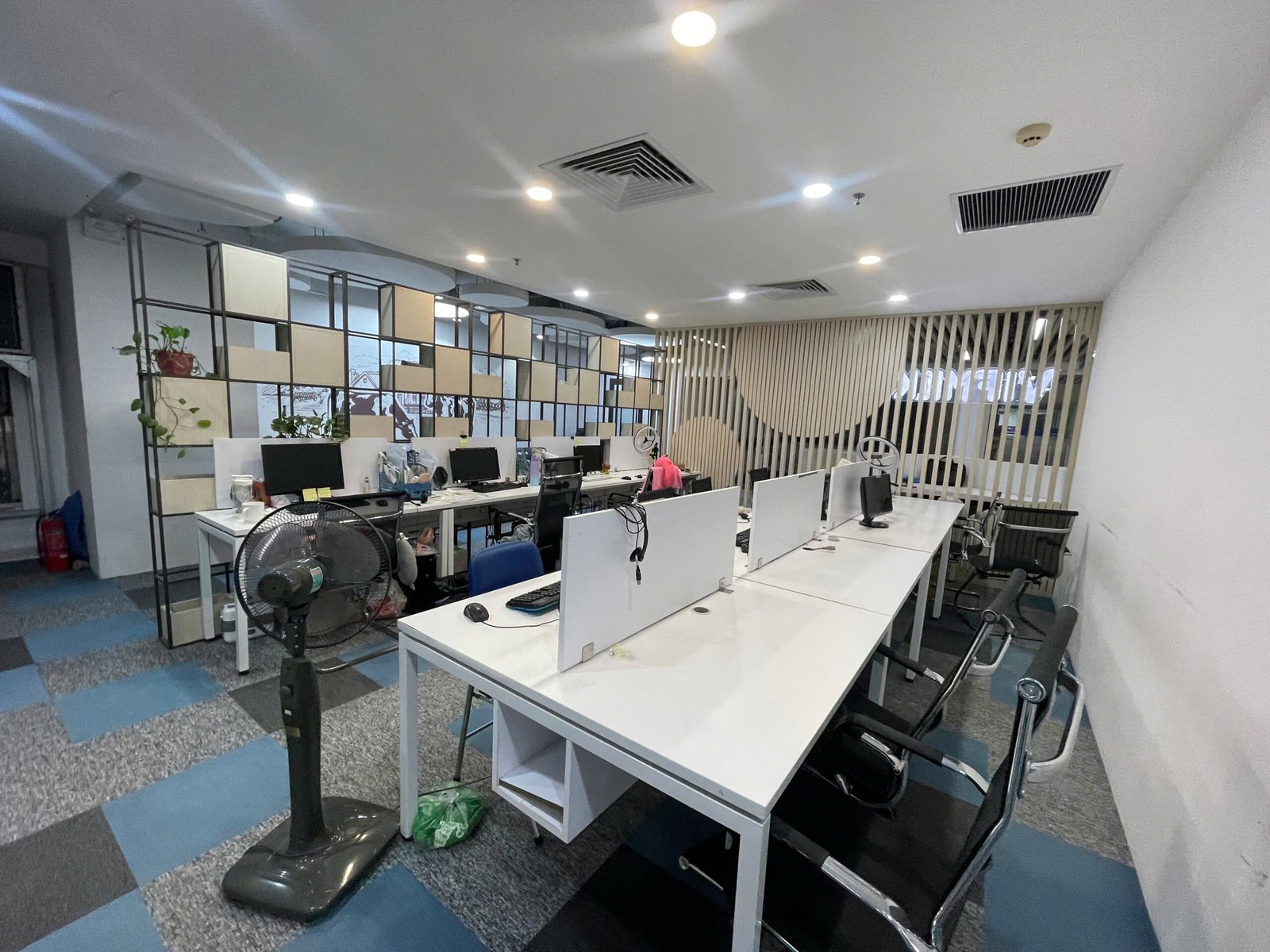 Bán Sàn Văn Phòng 700m² Tại 29T1 Hoàng Đạo Thúy (5) Bán Sàn Văn Phòng 700m² Tại 29T1 Hoàng Đạo Thúy (5)